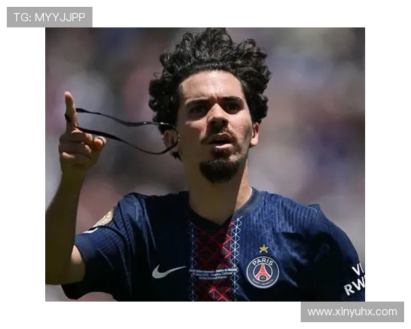 从技术型中场到组织枢纽：维蒂尼亚的成长轨迹