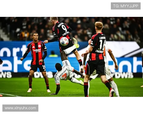 拜仁防线问题持续暴露,稳定性面临考验 拜仁防线问题持续暴露,稳定性面临考验