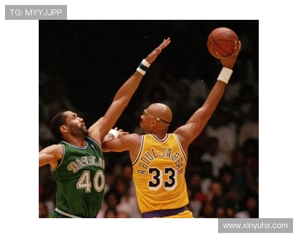 张伯伦内线单打效率提升明显拉开同期巨星差距